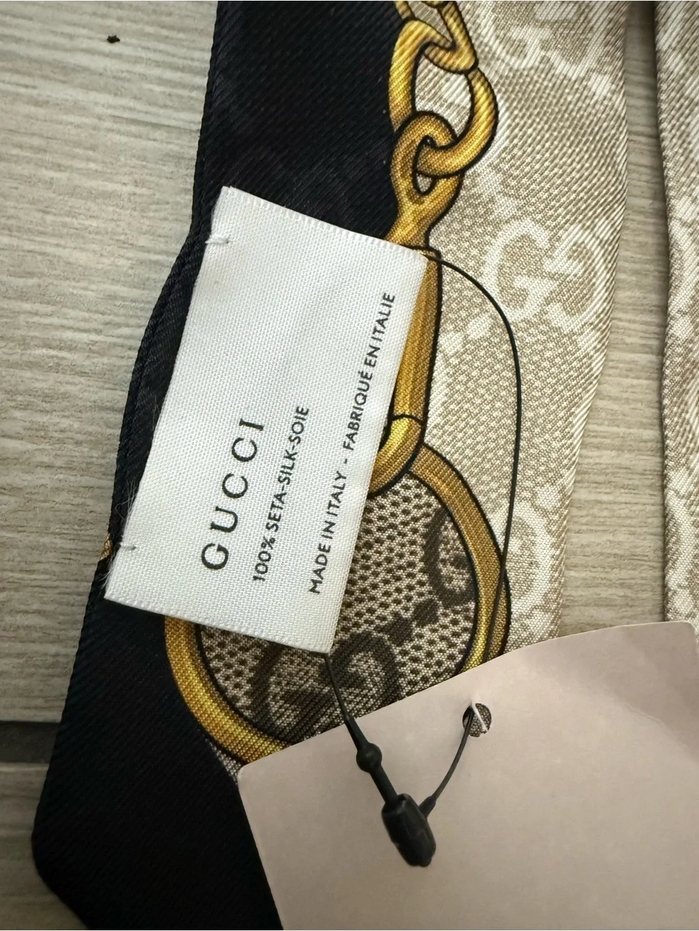 New with box GG Gucci chain silk scrunchie